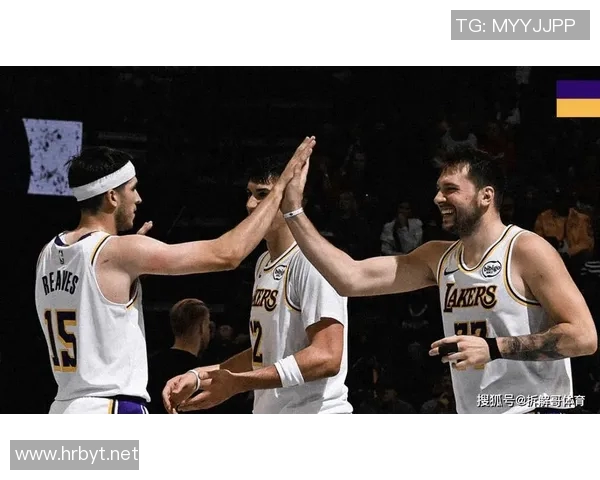 湖人对阵热火精彩全场回顾分析与赛后亮点总结